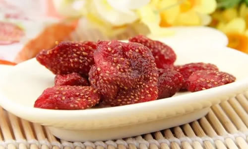 What Are Dried Strawberries And Why Are They Healthy?